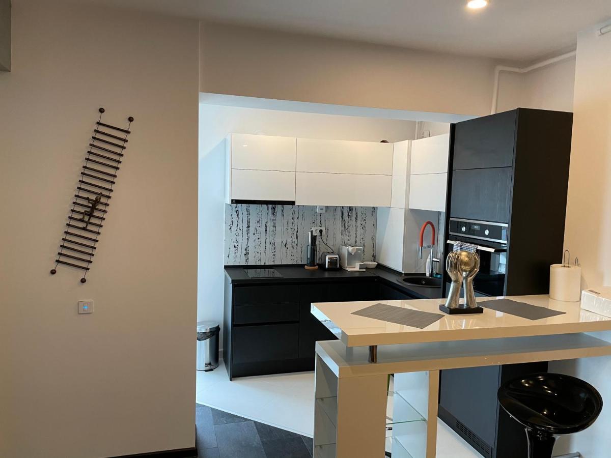 Fancy Westpark 2 Residence Lakeview W7 Бухарест Экстерьер фото